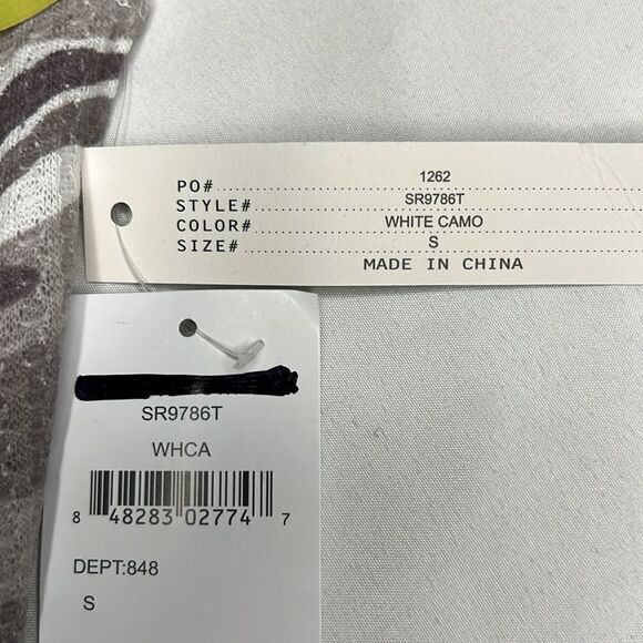 Sweet Romeo Women’s White Camo Short Sleeve Tee Size Small - Picture 7 of 7